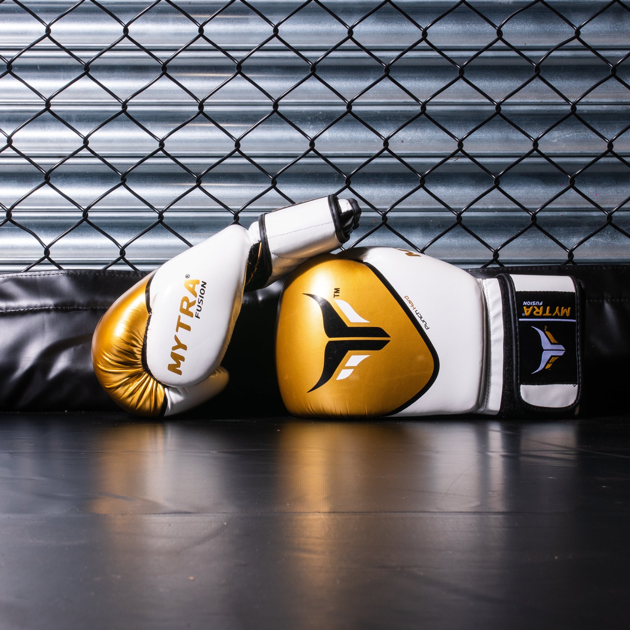 The Ultimate UK Guide to Buying Boxing Gloves Online in 2025